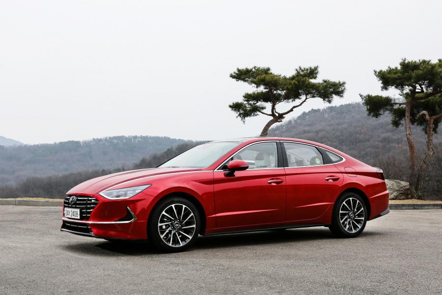  Hyundai Sonata 2019 года  (KR) (фото 28 из 42)